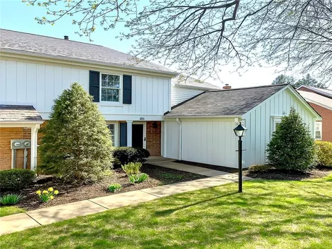 1812 Foxcroft Ln #905, Allison Park, PA 15101