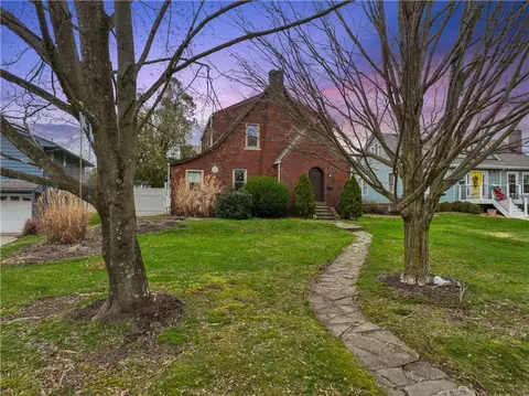730 6th Ave, Beaver Falls, PA 15010