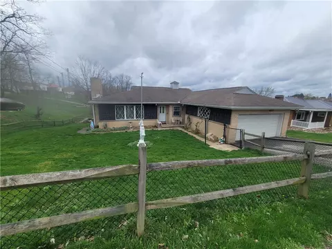 1061 Beech St, Washington, PA 15301
