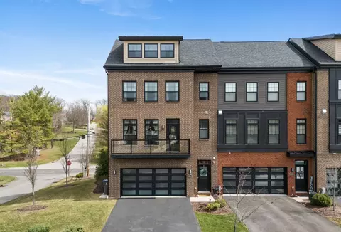 317 Azalea Dr, Venetia, PA 15367