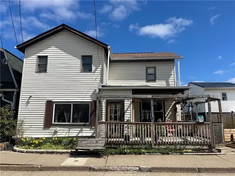 104 Worth St, Tarentum, PA 15084