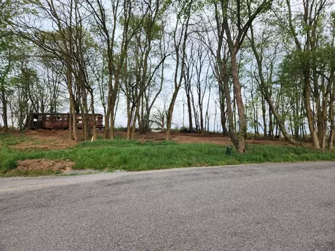 5 Ridge Rd, Eighty Four, PA 15330 photo 3