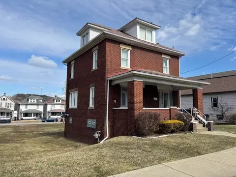 1206 Lawrence Ave, Ellwood City, PA 16117