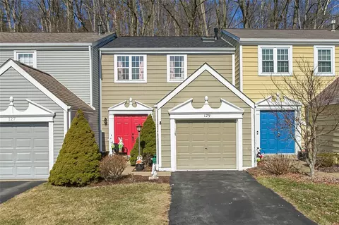 129 Commons Dr, Oakmont, PA 15139