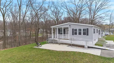 64 Second St, Cranberry Township, PA 16066