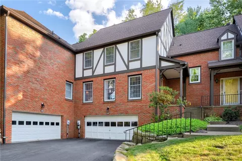 224 Thornberry Cir, Pittsburgh, PA 15234
