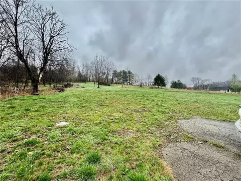 1126 Jenkins St, Uniontown, PA 15401