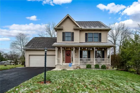 206 Canterberry Dr, New Castle, PA 16105