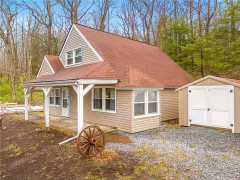 432 New Baltimore, Central City, PA 15926