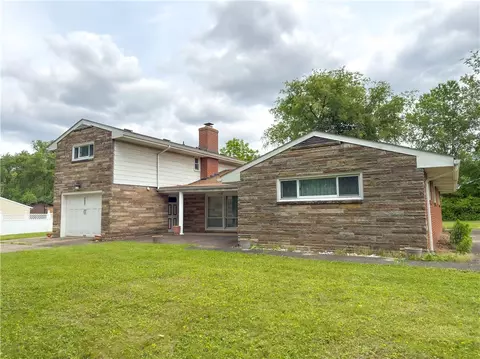 391 Golden Grove Rd, Baden, PA 15005