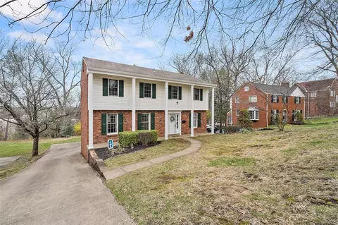 4726 W Barlind Dr, Pittsburgh, PA 15227