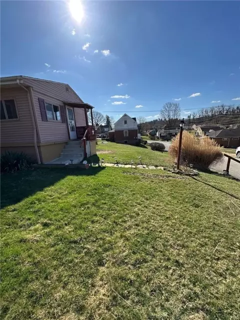110 Sharp St, Clairton, PA 15025 photo 3