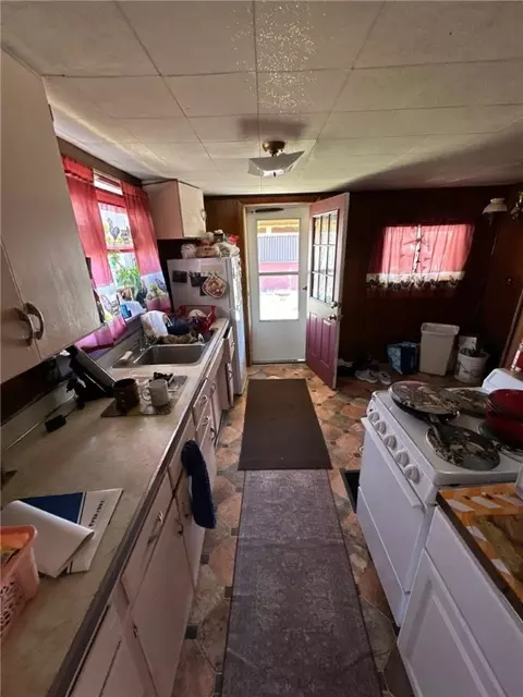 110 Sharp St, Clairton, PA 15025 photo 17