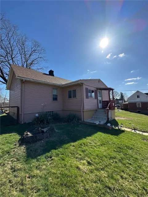 110 Sharp St, Clairton, PA 15025 photo 2