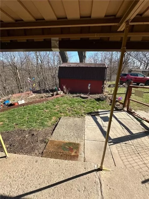 110 Sharp St, Clairton, PA 15025 photo 32