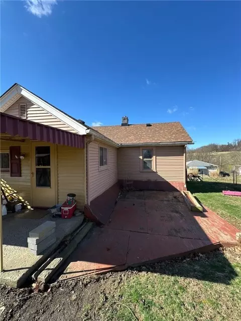 110 Sharp St, Clairton, PA 15025 photo 39