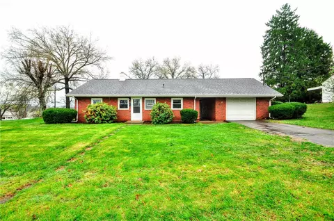 1 Columbus Dr, Monessen, PA 15062