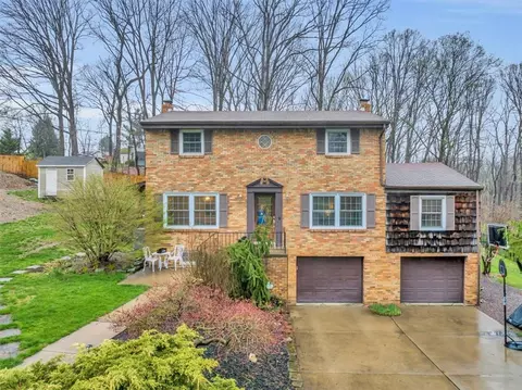 1039 Elizabeth Dr, Canonsburg, PA 15317