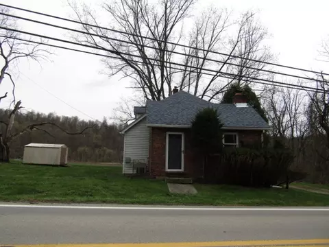 810 Venetia Rd, Venetia, PA 15367