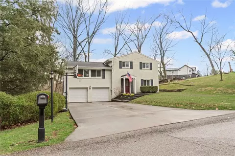 637 Ravencrest Rd, Pittsburgh, PA 15215
