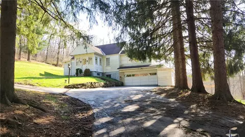 1129 Puckety Church Rd, New Kensington, PA 15068