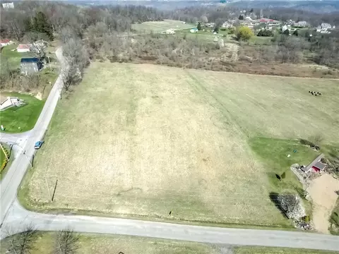 105 Forks Church Rd, Leechburg, PA 15656