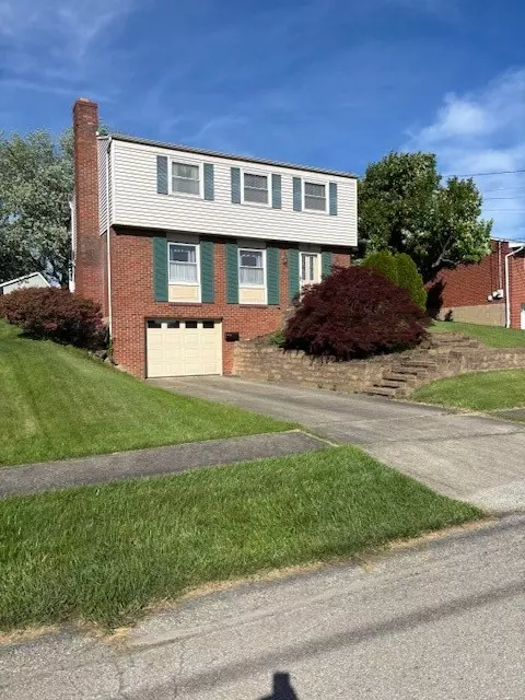 52 Emerson St, Uniontown, PA 15401