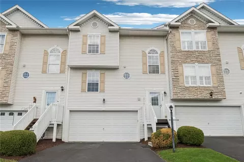 1149 Arrowhead Dr, Washington, PA 15301