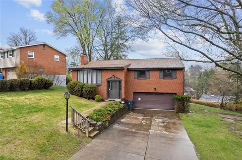 18 Rose Leaf Rd, Pittsburgh, PA 15220