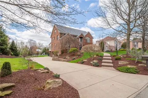 309 Abbey Brook Ln, Venetia, PA 15367