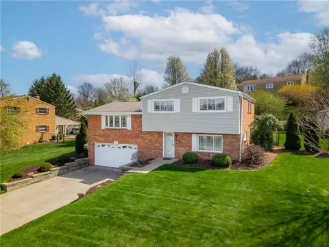 136 Spartan Dr, Bethel Park, PA 15102