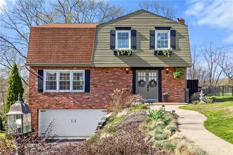 640 Aljo Dr, Pittsburgh, PA 15241