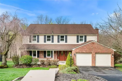 10089 Oakridge Dr, Wexford, PA 15090