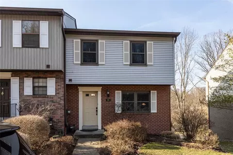 585 Thorncliffe Dr, Pittsburgh, PA 15205