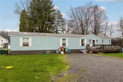 103 Frances, Ellwood City, PA 16117