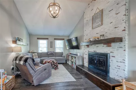 114 Cedar Ridge Dr, Monaca, PA 15061 photo 8