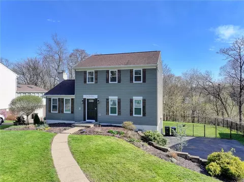 114 Cedar Ridge Dr, Monaca, PA 15061 photo 2