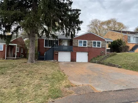 60 Greenbriar Dr, Pittsburgh, PA 15220