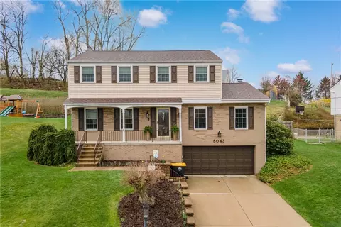 8043 Lawrence Dr, Bethel Park, PA 15102
