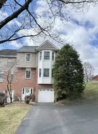 133 Meadowview Dr, Canonsburg, PA 15317