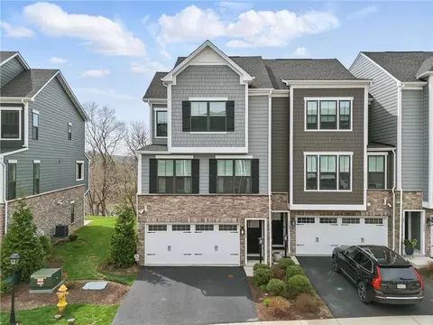 144 Laurel Place Ln, Pittsburgh, PA 15241