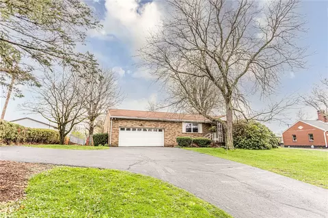 673 S Vanderbilt Rd, Connellsville, PA 15425