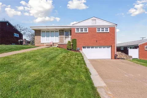 953 Jill Dr, Pittsburgh, PA 15227