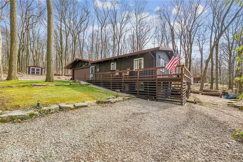 2095 Rocky Ridge Rd, Acme, PA 15610