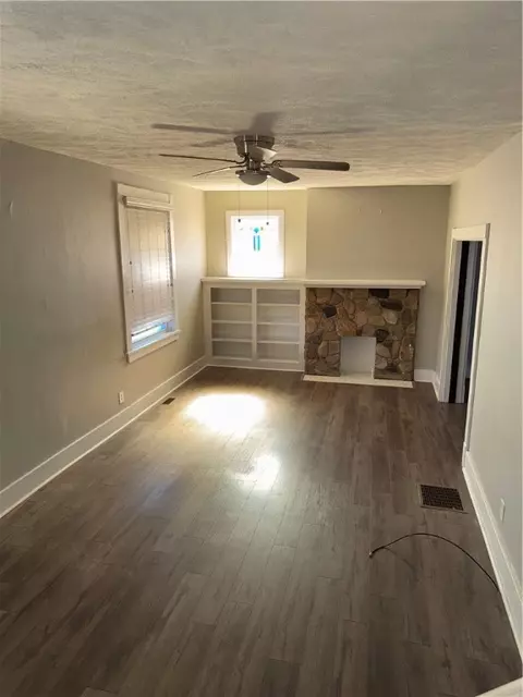 Living - 512 Locust St, Irwin, PA 15642 photo 3 of 3