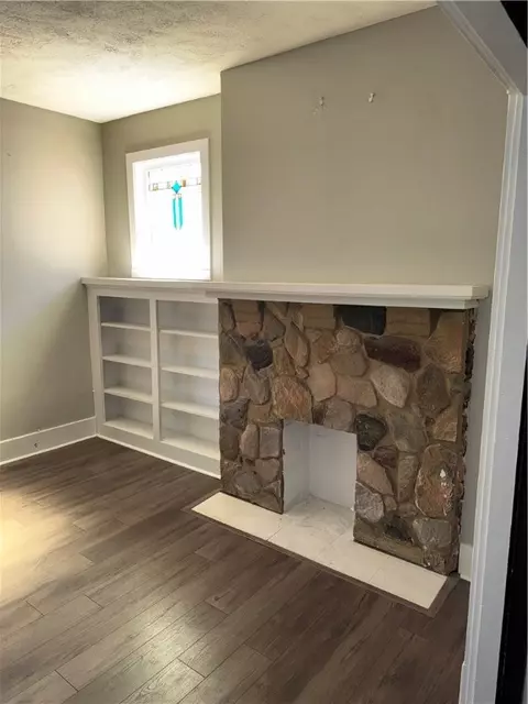 Living - 512 Locust St, Irwin, PA 15642 photo 1 of 3