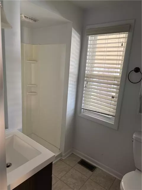 Bath - 512 Locust St, Irwin, PA 15642 photo 1 of 1