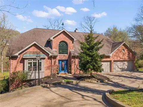 221 Hemlock Dr, Mcmurray, PA 15317