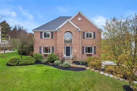 2011 Condor Ln, Gibsonia, PA 15044