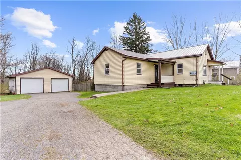 413 S Shenango St, Mercer, PA 16137